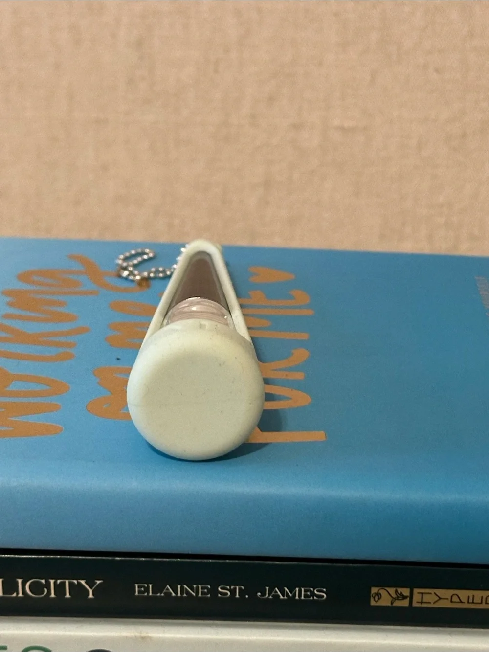 VT Cosmetics (LE) Keyring with Reedle Shot Lip Plumper